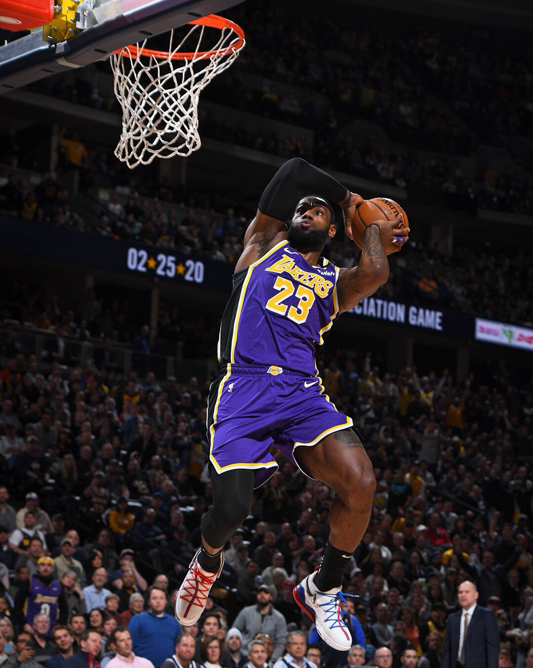 产业中事关 产业中事关